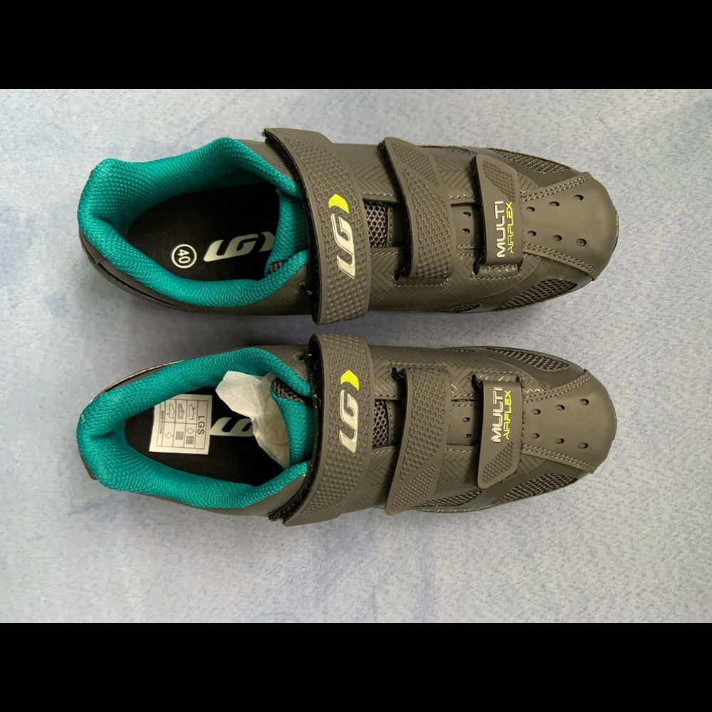 Louis Garneau Cycling Shoes size 40 (fits like 8.5)